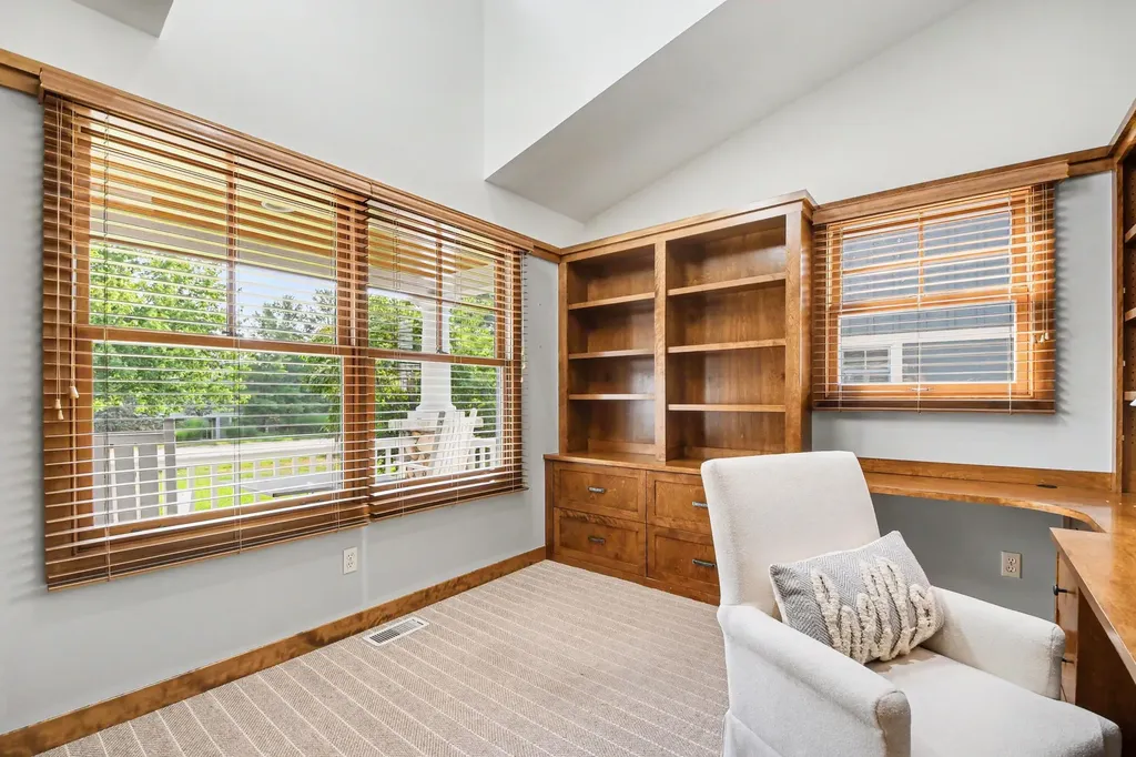 5526 Alhambra Drive SE Cascade Charter Township MI 49546