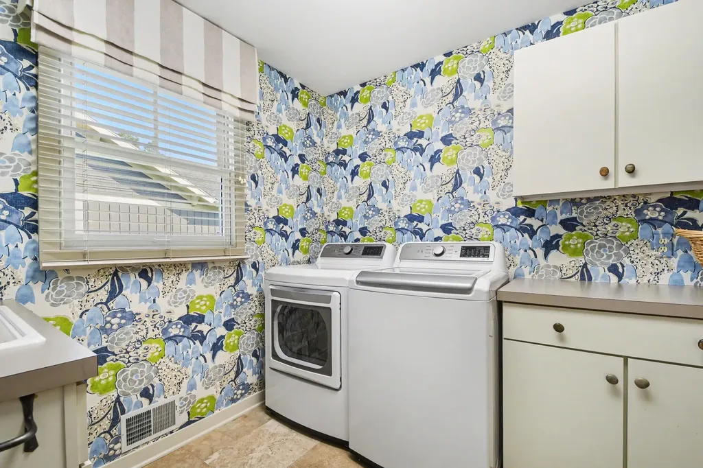 5526 Alhambra Drive SE Cascade Charter Township MI 49546