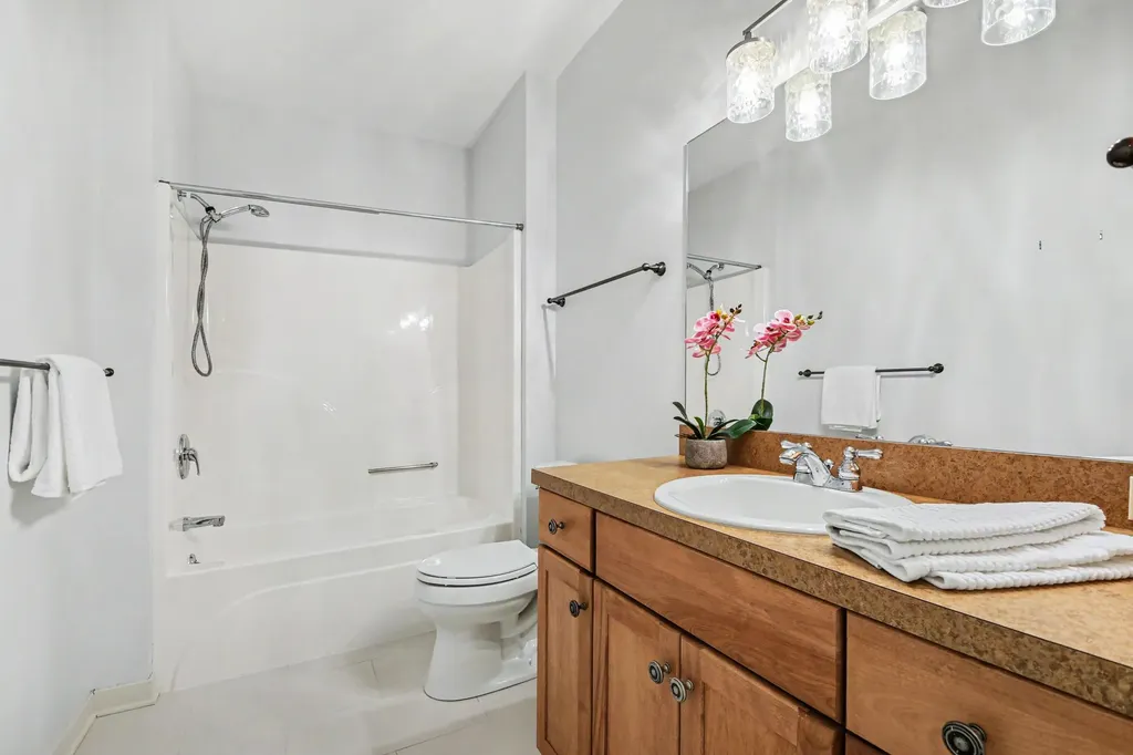 5526 Alhambra Drive SE Cascade Charter Township MI 49546