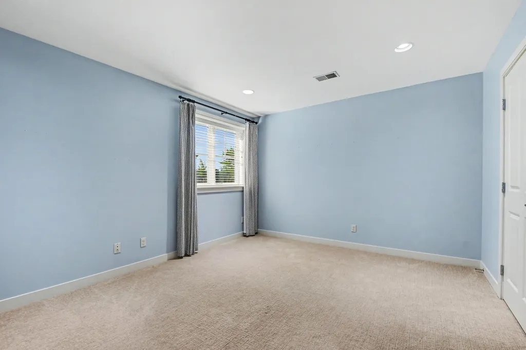 5526 Alhambra Drive SE Cascade Charter Township MI 49546