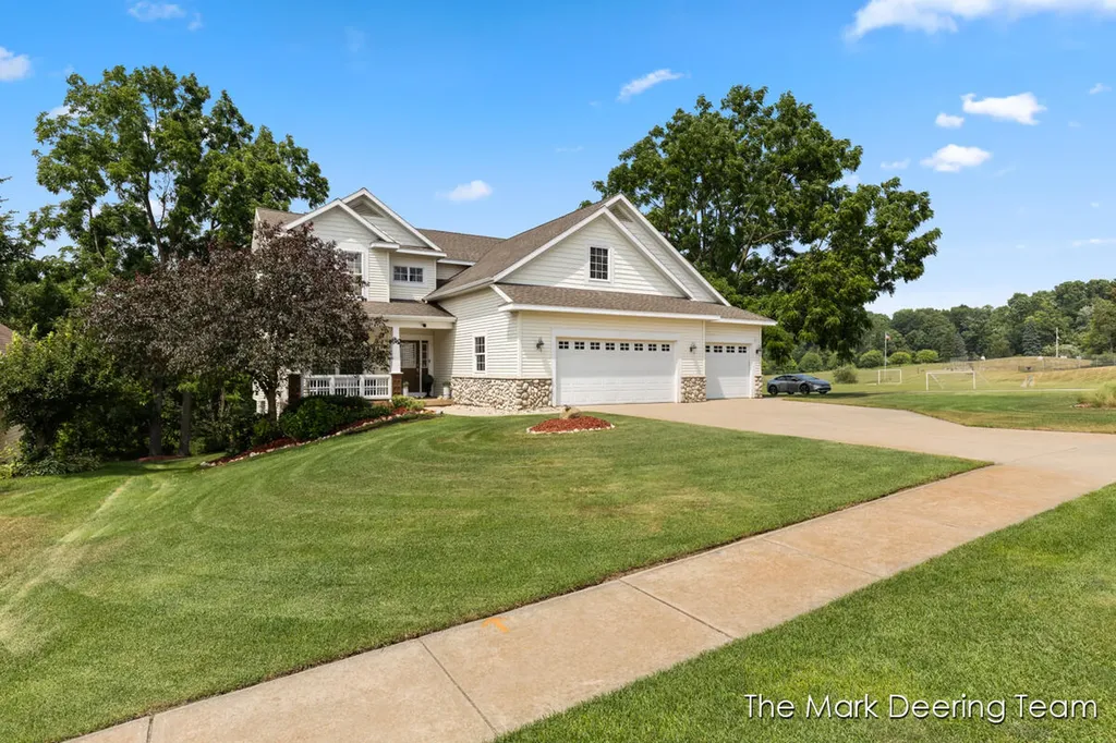 3127 Royal Hannah Drive NE Algoma Township MI 49341