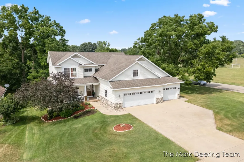 3127 Royal Hannah Drive NE Algoma Township MI 49341