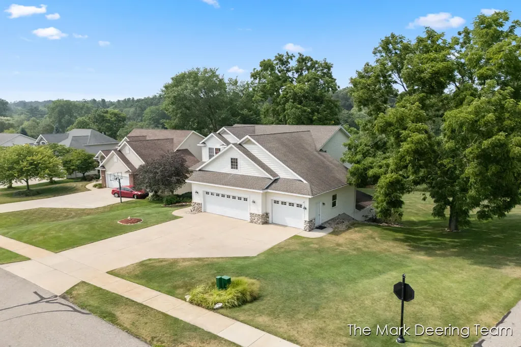 3127 Royal Hannah Drive NE Algoma Township MI 49341