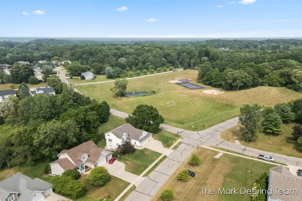 3127 Royal Hannah Drive NE Algoma Township MI 49341