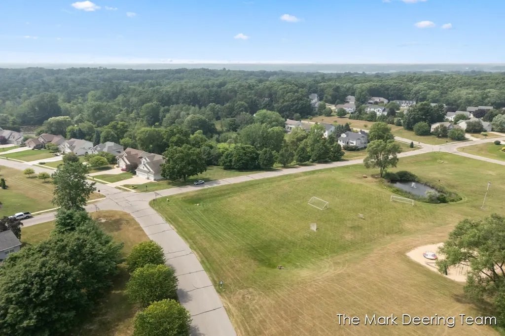 3127 Royal Hannah Drive NE Algoma Township MI 49341