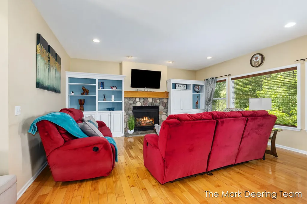 3127 Royal Hannah Drive NE Algoma Township MI 49341