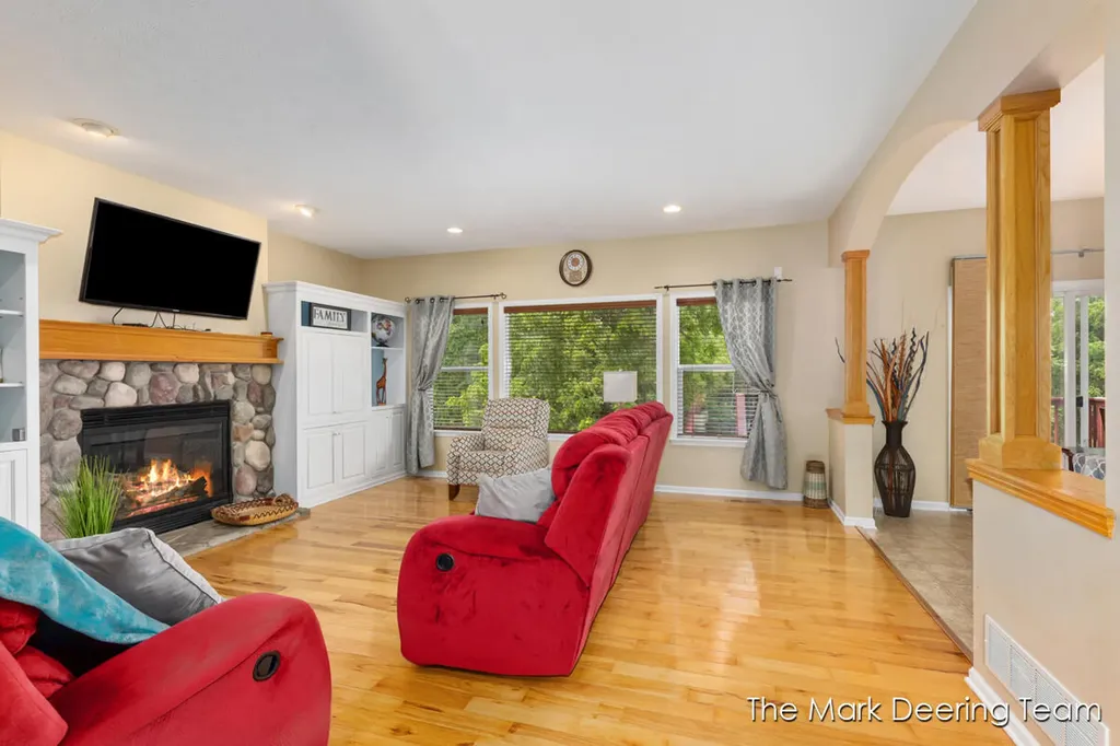 3127 Royal Hannah Drive NE Algoma Township MI 49341