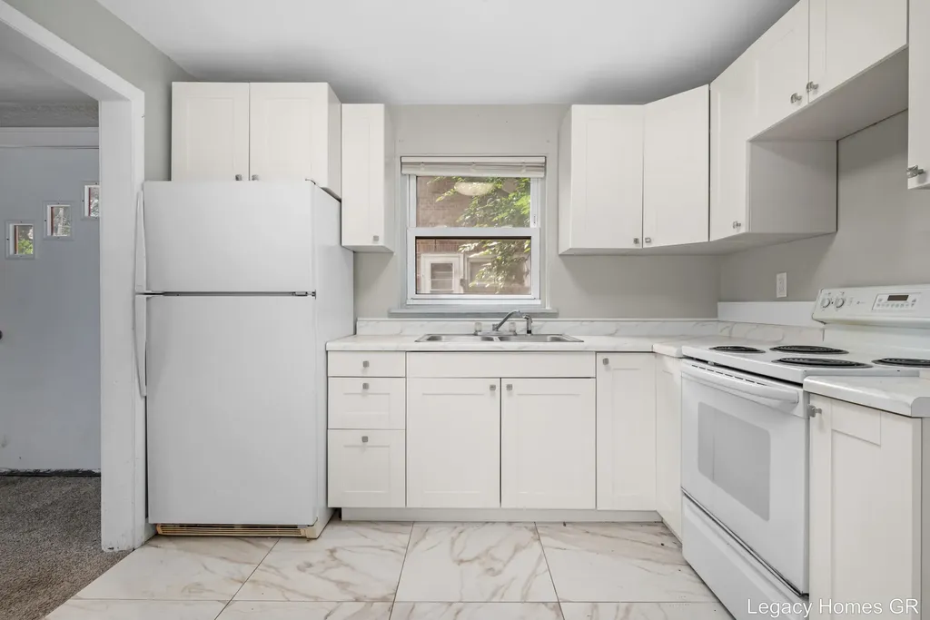 224-226 Maple Street Parchment City MI 49004