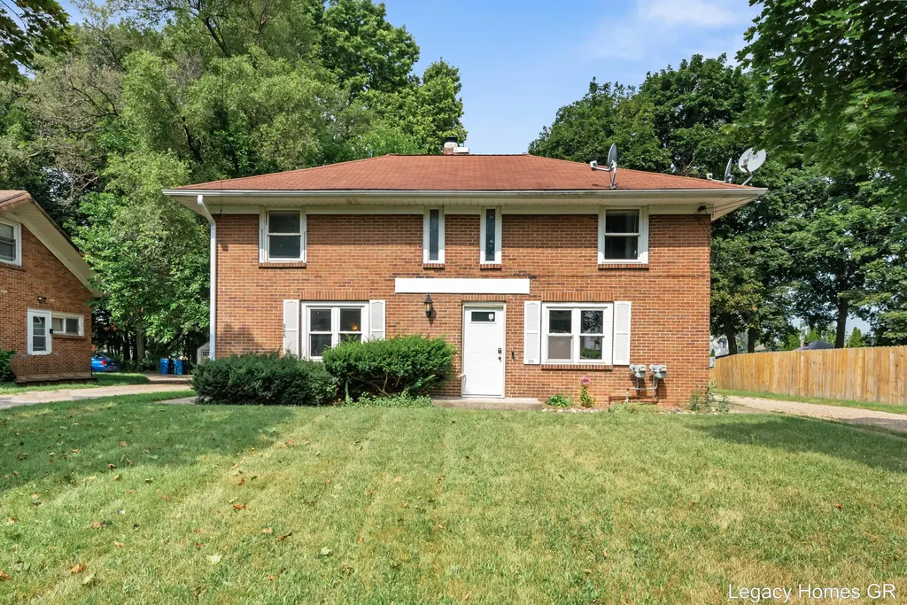 224-226 Maple Street Parchment City MI 49004