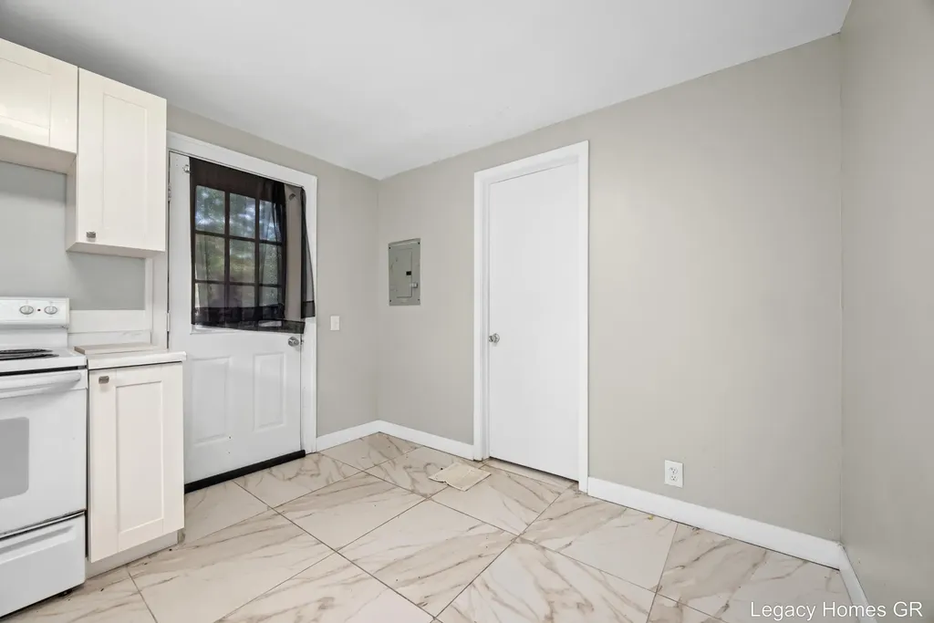 224-226 Maple Street Parchment City MI 49004