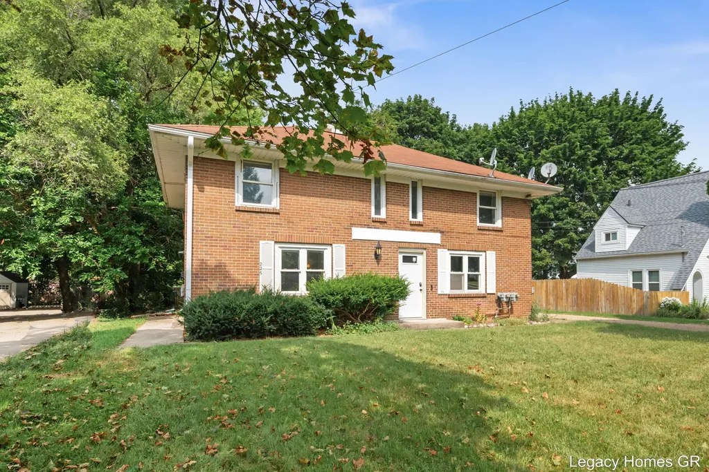 224-226 Maple Street Parchment City MI 49004