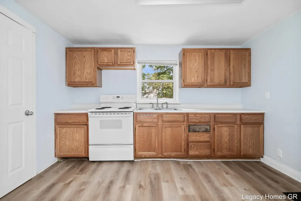 224-226 Maple Street Parchment City MI 49004