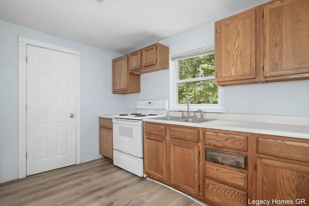 224-226 Maple Street Parchment City MI 49004
