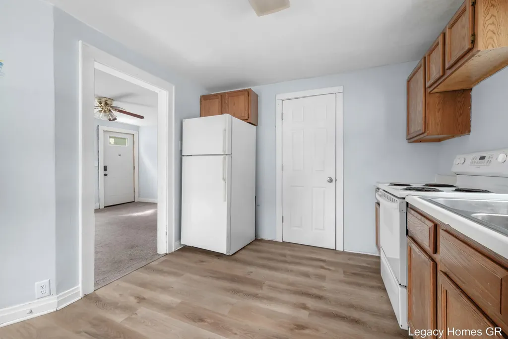224-226 Maple Street Parchment City MI 49004