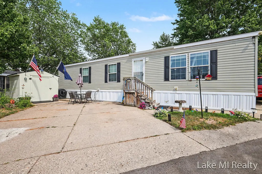 4572 Toronto Avenue SW Wyoming City MI 49519