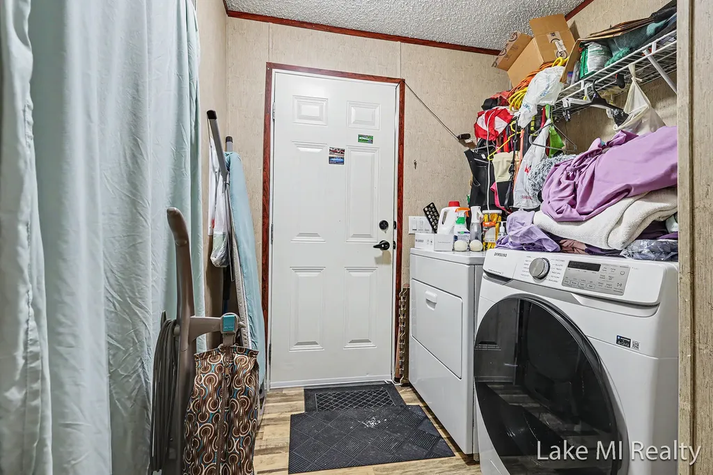 4572 Toronto Avenue SW Wyoming City MI 49519