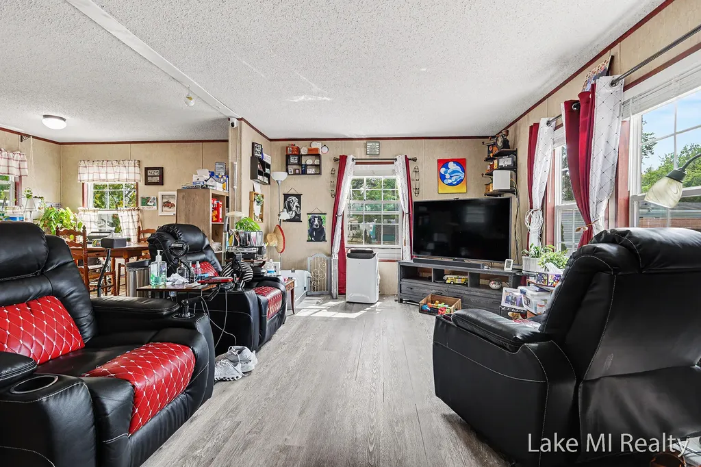 4572 Toronto Avenue SW Wyoming City MI 49519