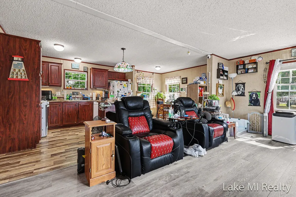 4572 Toronto Avenue SW Wyoming City MI 49519