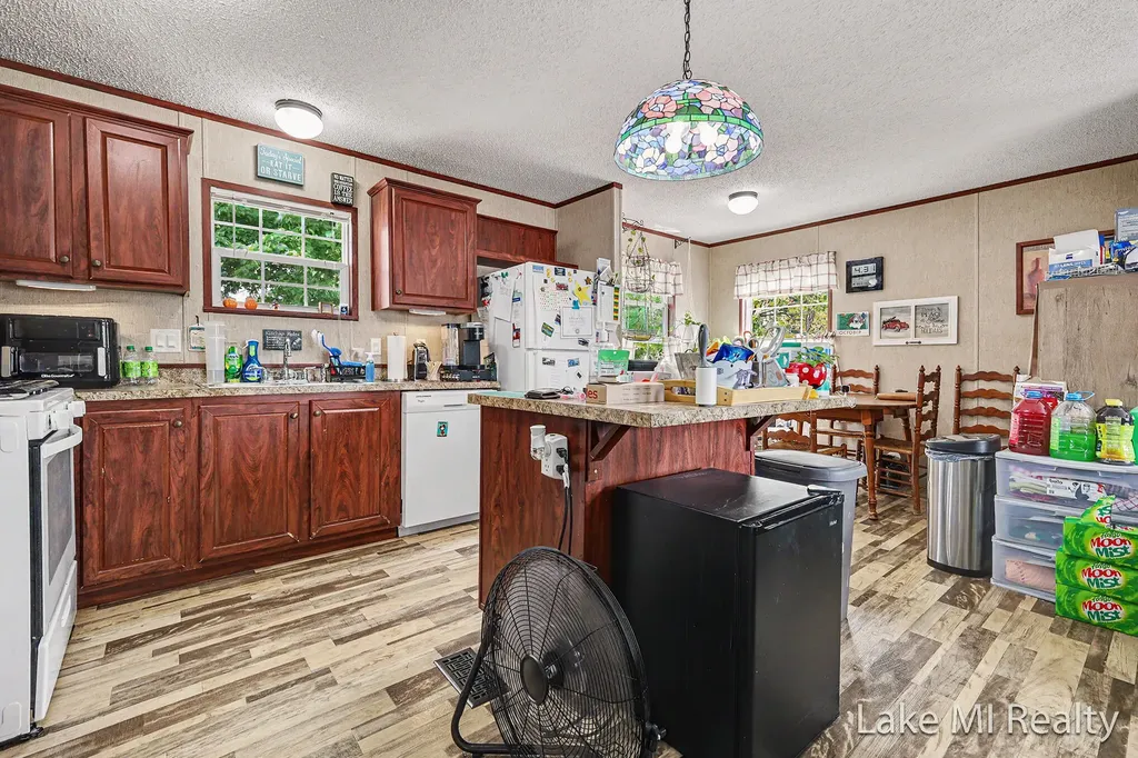 4572 Toronto Avenue SW Wyoming City MI 49519