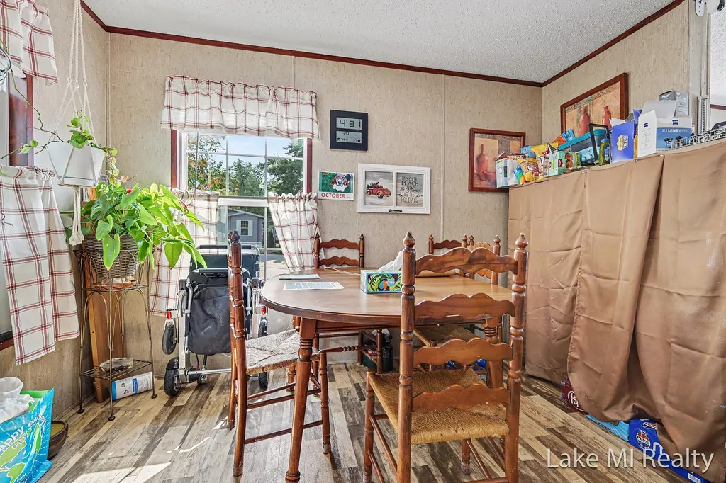 4572 Toronto Avenue SW Wyoming City MI 49519