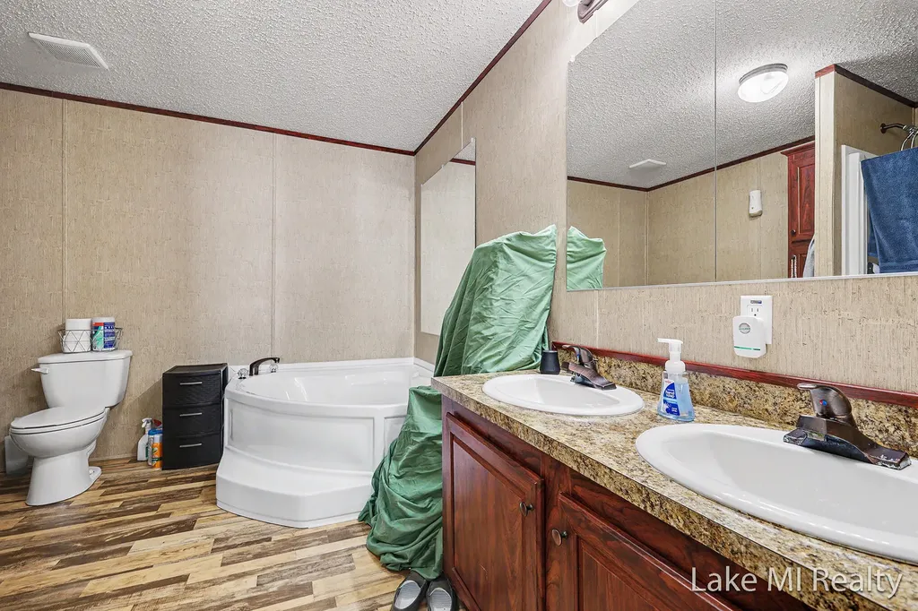 4572 Toronto Avenue SW Wyoming City MI 49519