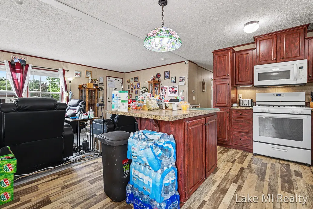 4572 Toronto Avenue SW Wyoming City MI 49519