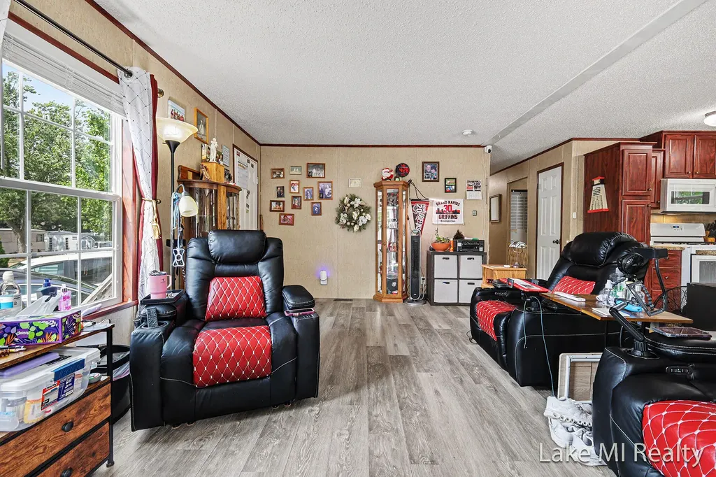 4572 Toronto Avenue SW Wyoming City MI 49519