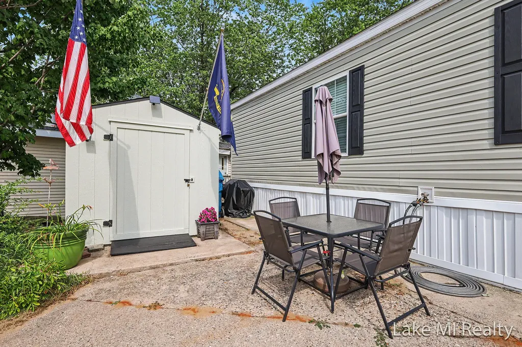 4572 Toronto Avenue SW Wyoming City MI 49519