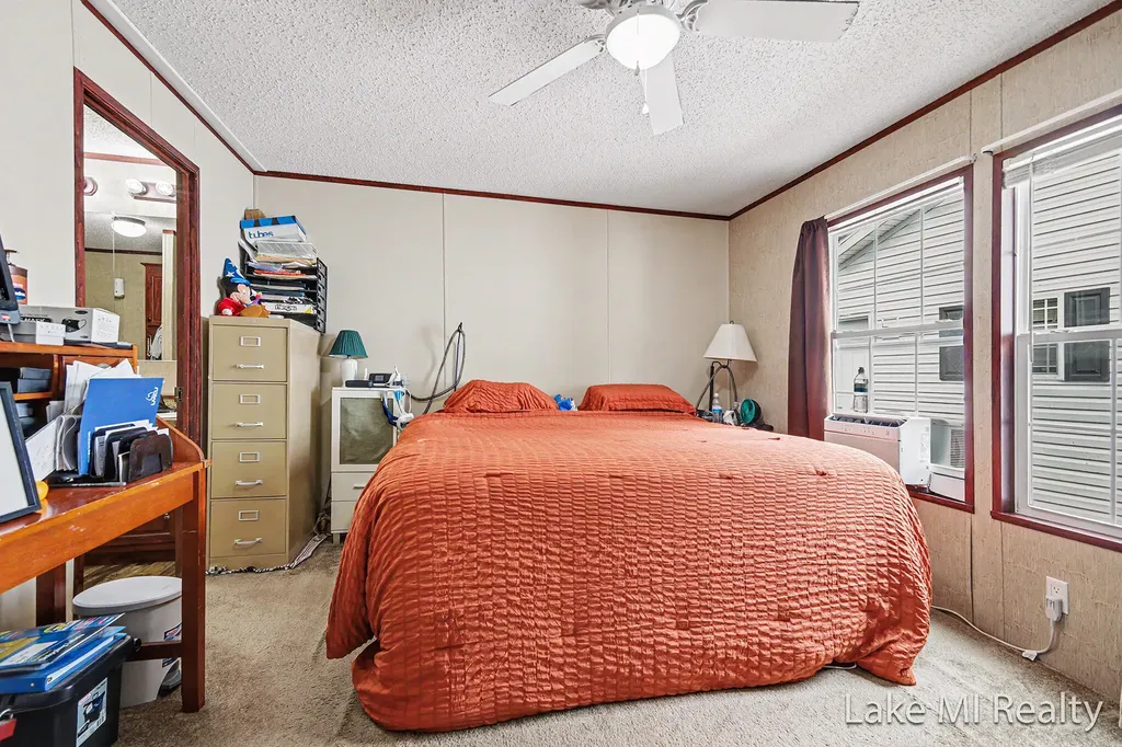 4572 Toronto Avenue SW Wyoming City MI 49519