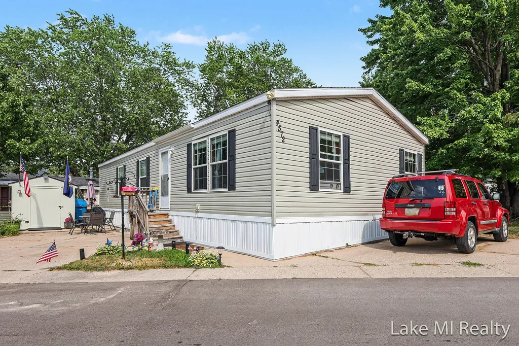 4572 Toronto Avenue SW Wyoming City MI 49519