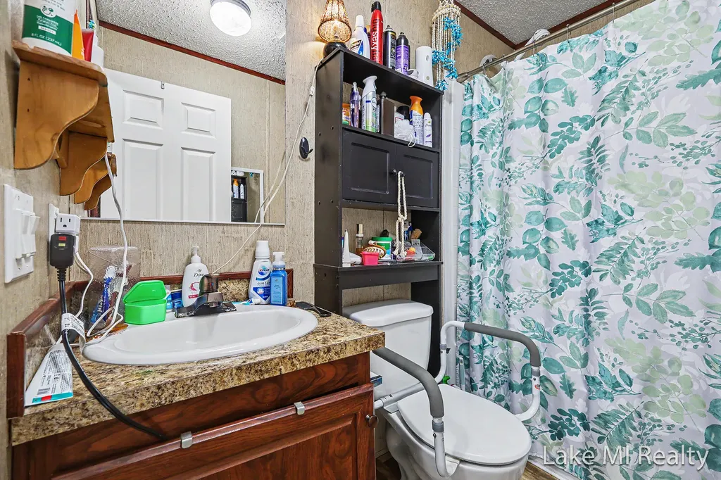 4572 Toronto Avenue SW Wyoming City MI 49519