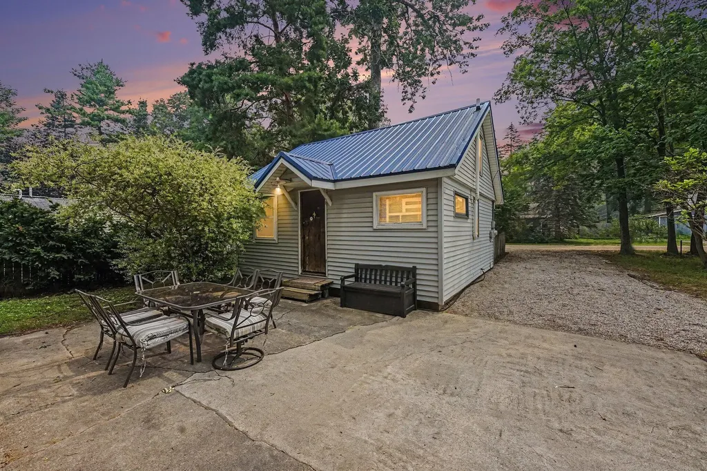 2644 Lansing Street Crystal Township MI 48818