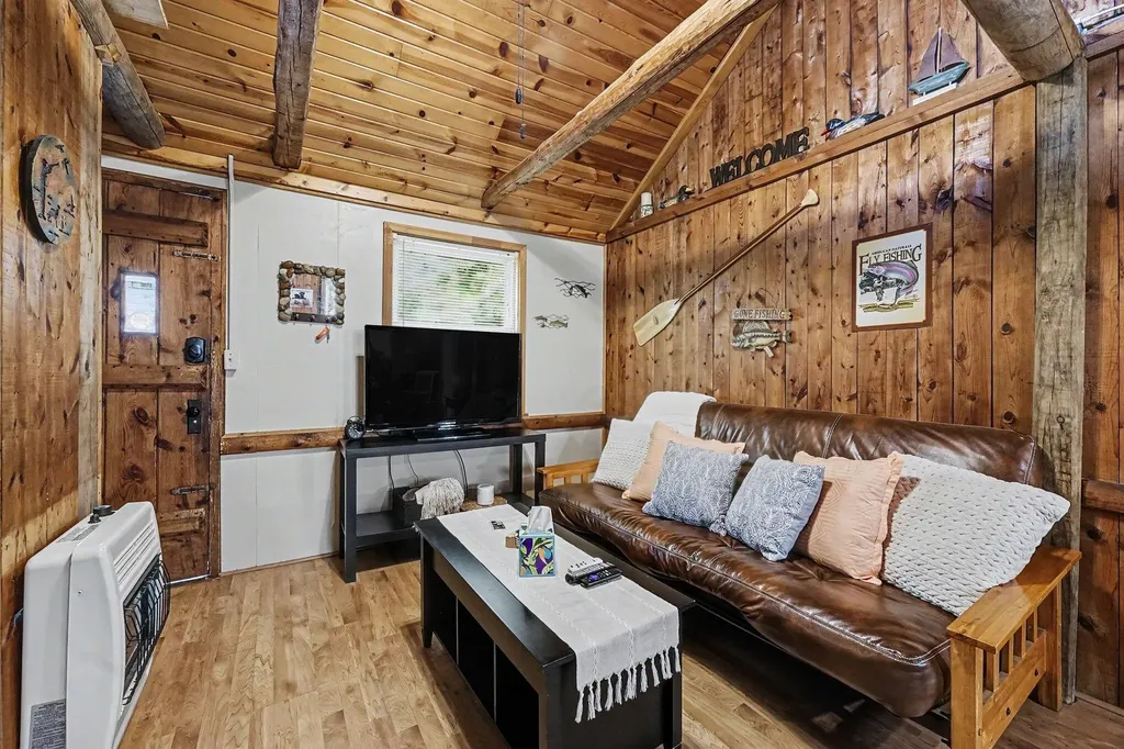 2644 Lansing Street Crystal Township MI 48818