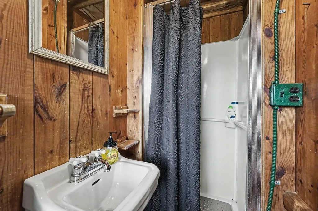 2644 Lansing Street Crystal Township MI 48818