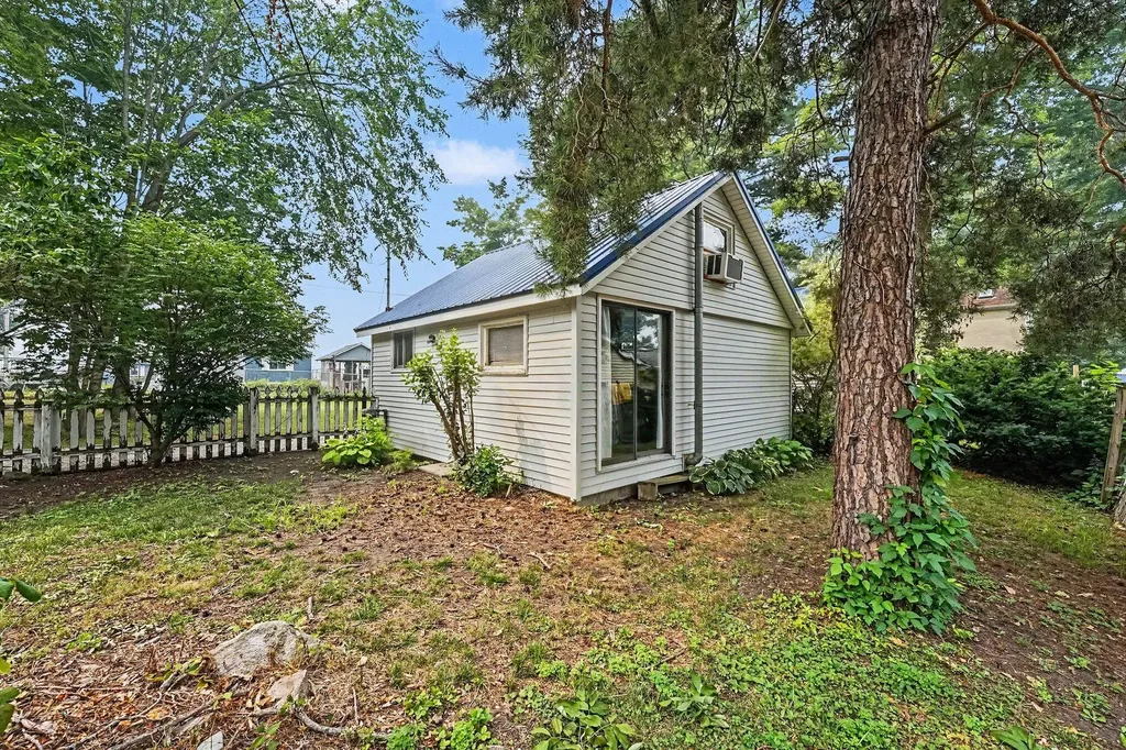 2644 Lansing Street Crystal Township MI 48818