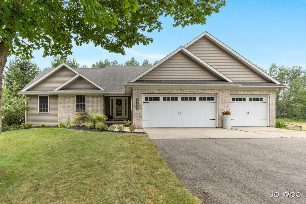 3529 Buttrick Avenue SE Cascade Charter Township MI 49301