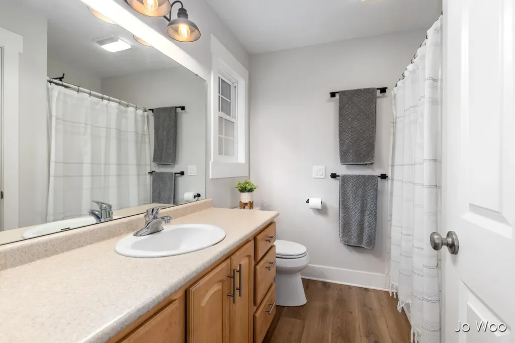 3529 Buttrick Avenue SE Cascade Charter Township MI 49301