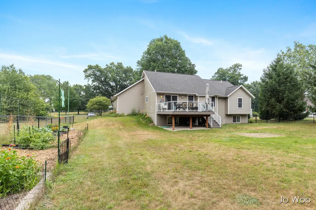 3529 Buttrick Avenue SE Cascade Charter Township MI 49301