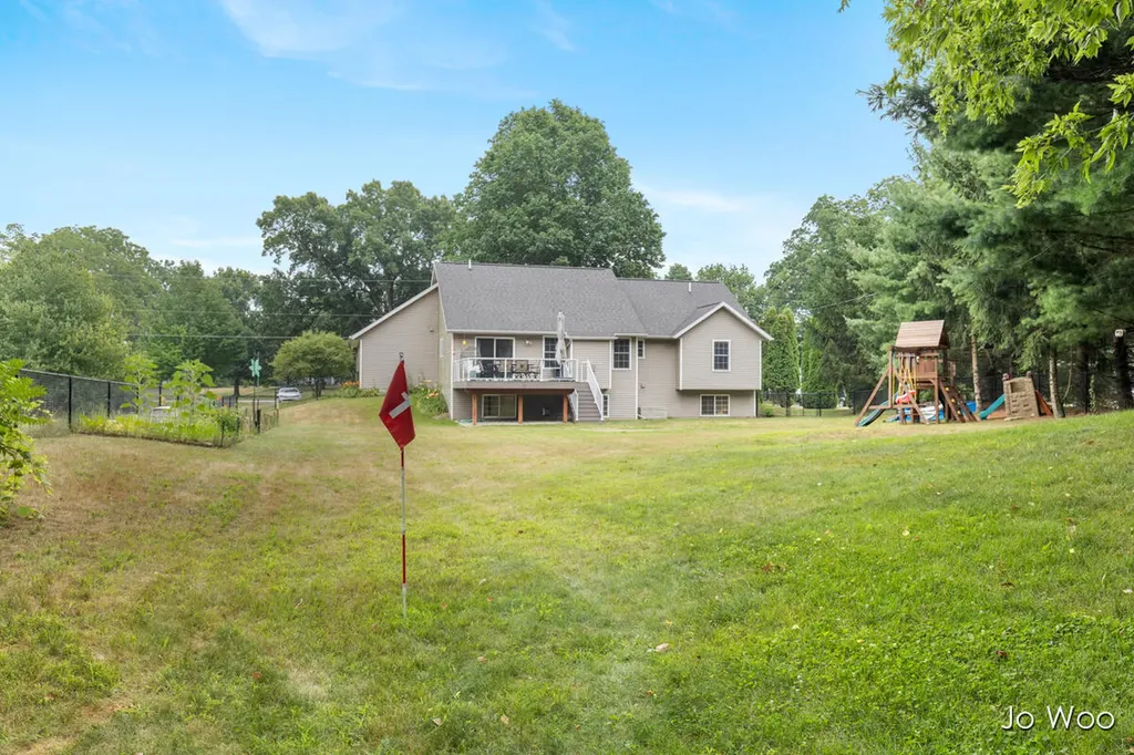 3529 Buttrick Avenue SE Cascade Charter Township MI 49301