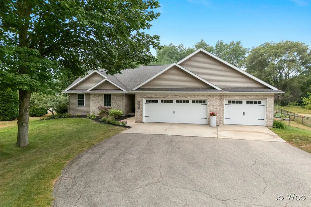3529 Buttrick Avenue SE Cascade Charter Township MI 49301