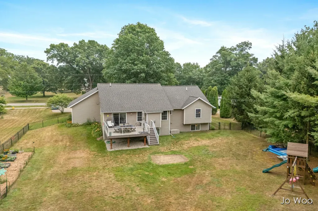 3529 Buttrick Avenue SE Cascade Charter Township MI 49301