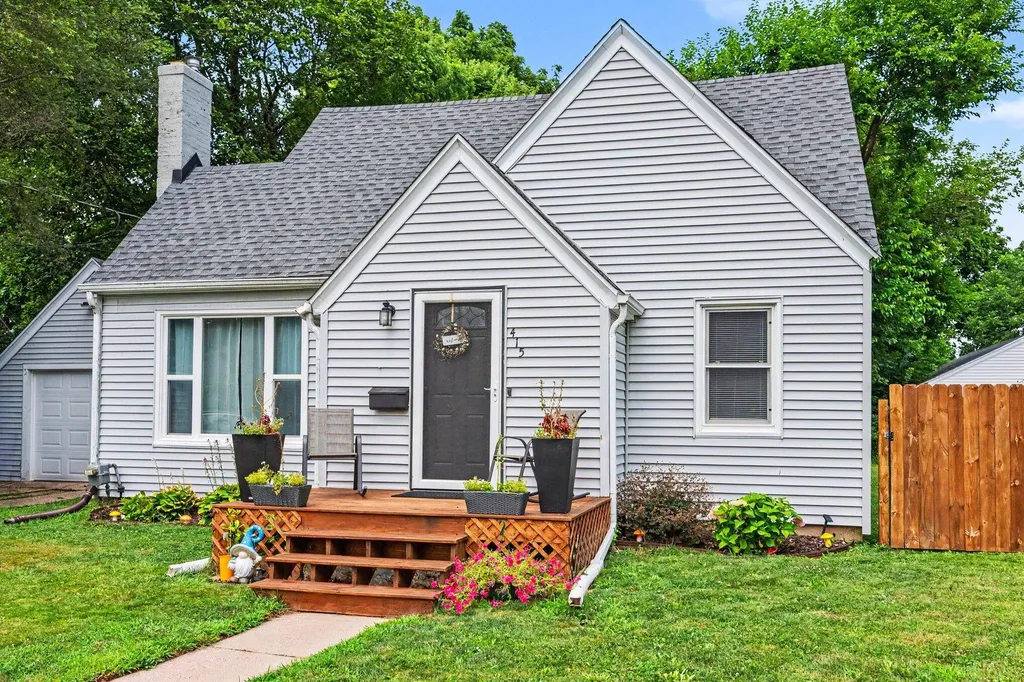 415 Glendale Boulevard Parchment City MI 49004