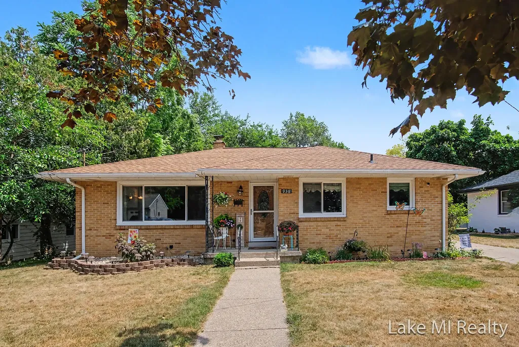 938 Calvary Avenue NW Grand Rapids City MI 49504