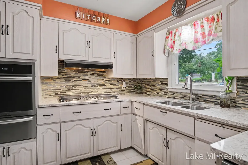 938 Calvary Avenue NW Grand Rapids City MI 49504
