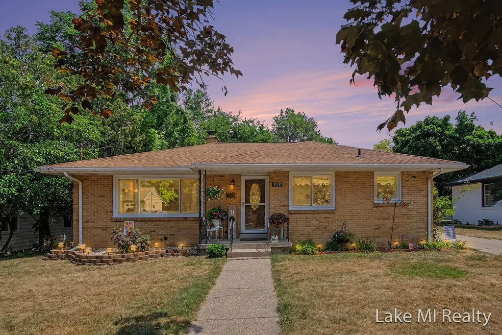938 Calvary Avenue NW Grand Rapids City MI 49504