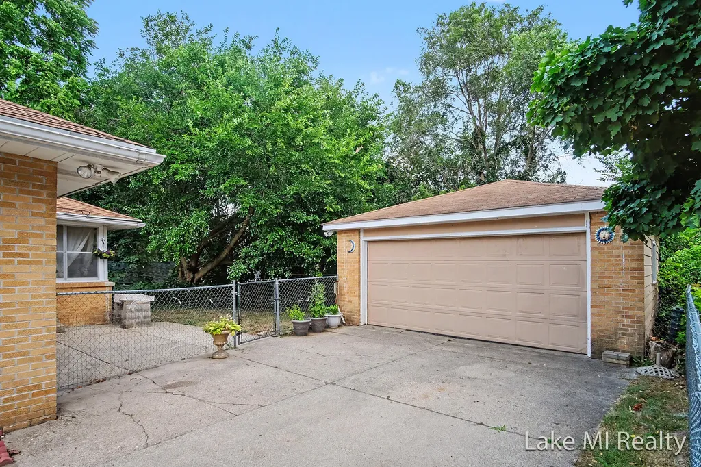 938 Calvary Avenue NW Grand Rapids City MI 49504