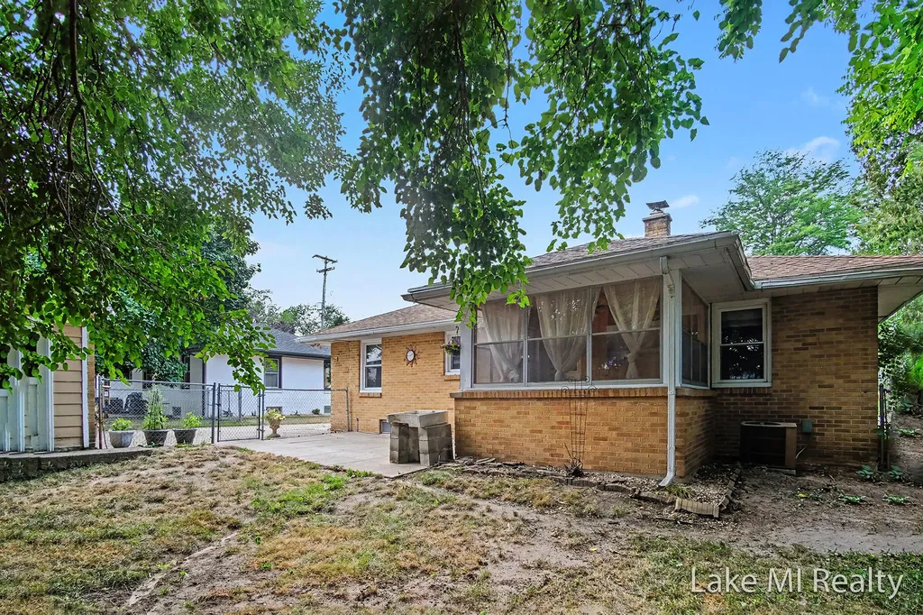 938 Calvary Avenue NW Grand Rapids City MI 49504