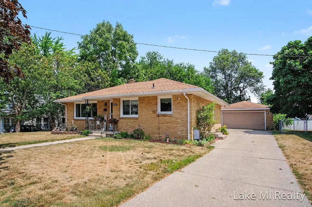 938 Calvary Avenue NW Grand Rapids City MI 49504