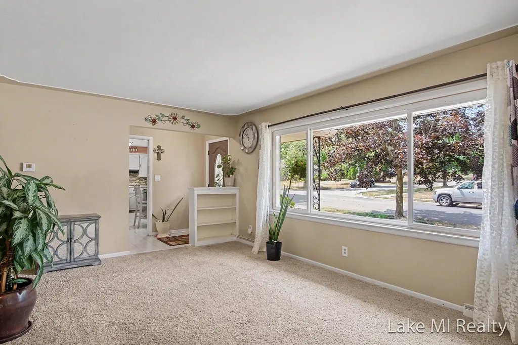 938 Calvary Avenue NW Grand Rapids City MI 49504