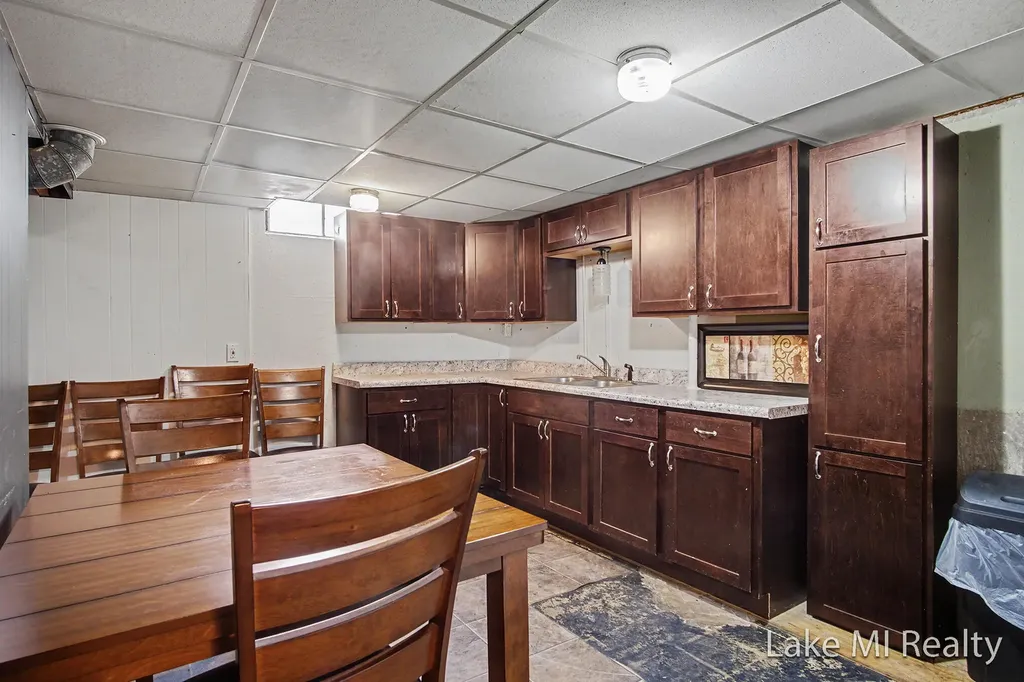 938 Calvary Avenue NW Grand Rapids City MI 49504